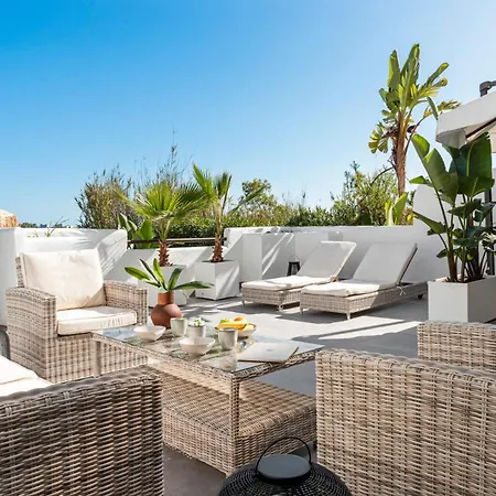 Апартаменты Luna Del Mar - Luxury With Jacuzzi