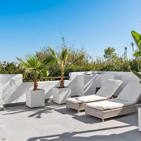 Апартаменты Luna Del Mar - Luxury With Jacuzzi