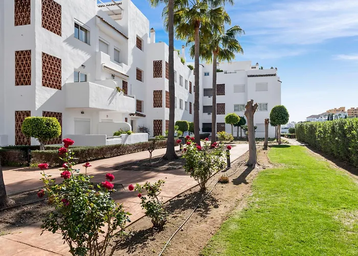Apartment Luna Del Mar - Luxury With Jacuzzi Estepona