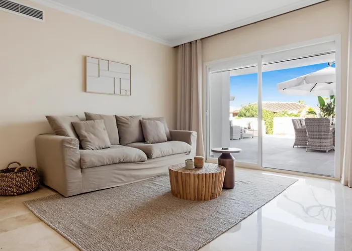 Apartment Luna Del Mar - Luxury With Jacuzzi Estepona